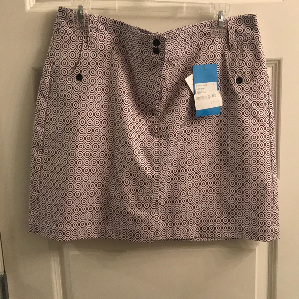 Flirty skort